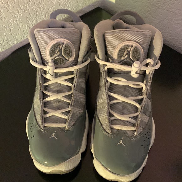 $154-$303 on Flight Club. Good condition. No pilling inside the shoe. - Picture 2 of 4